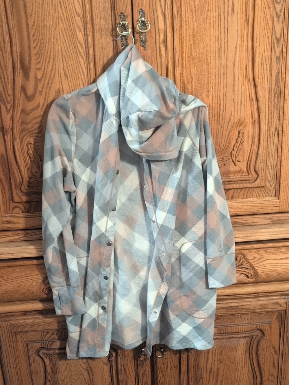 Cuddl Duds Plaid Hooded Button-Front Shirt Jacket in Light Blue and Tan